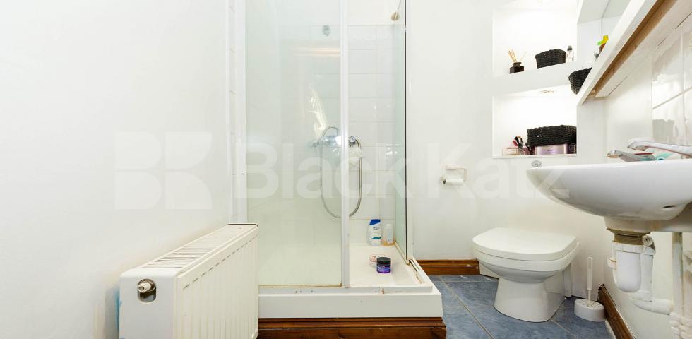 			2 Bedroom, 1 bath, 1 reception Apartment			 High Road, WOOD GREEN